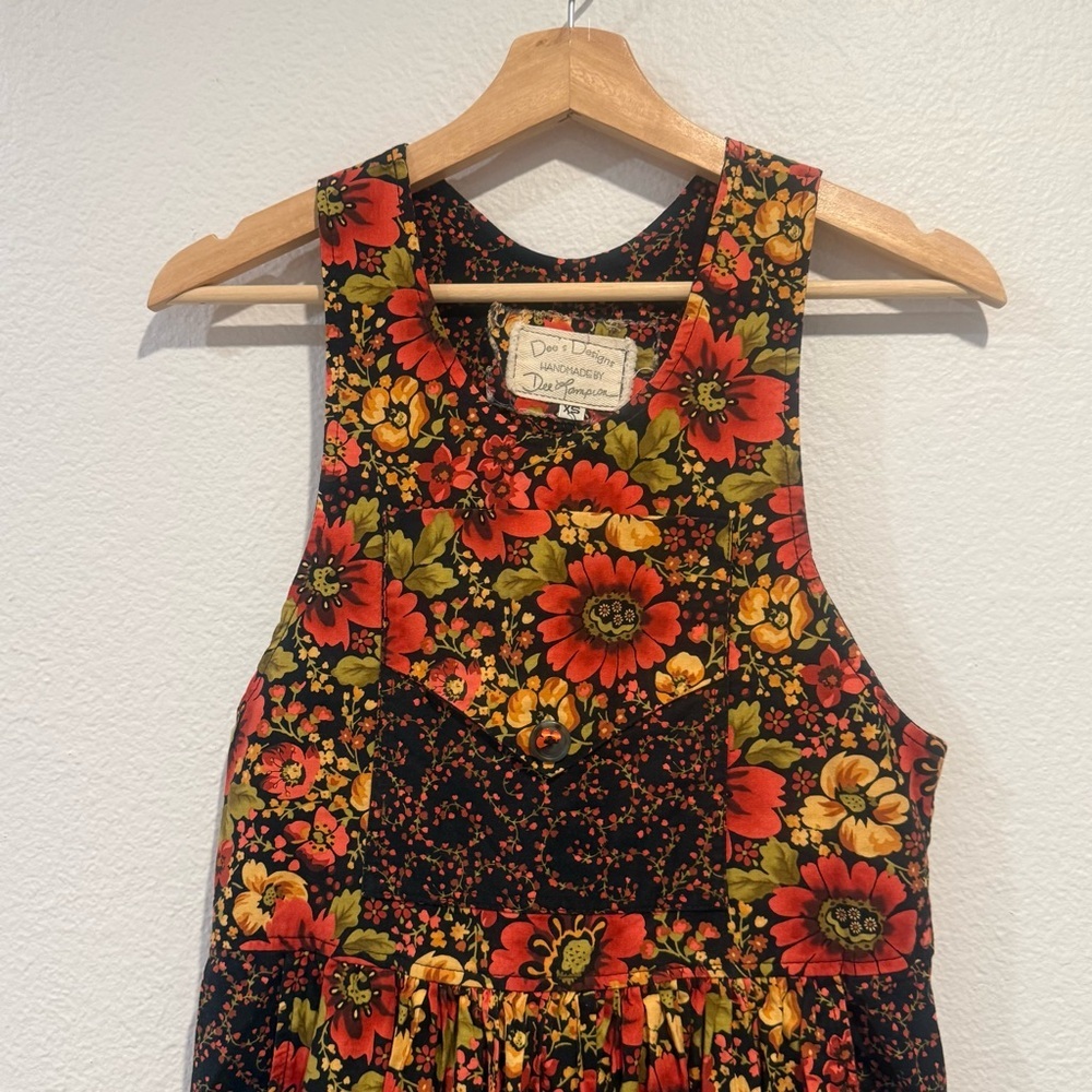 Dee's designer Lovely  50s Vintage floral patchwork midi dress